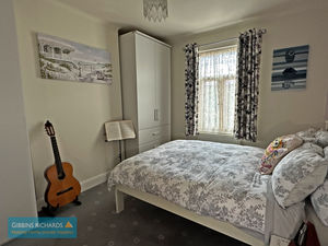 Bedroom- click for photo gallery